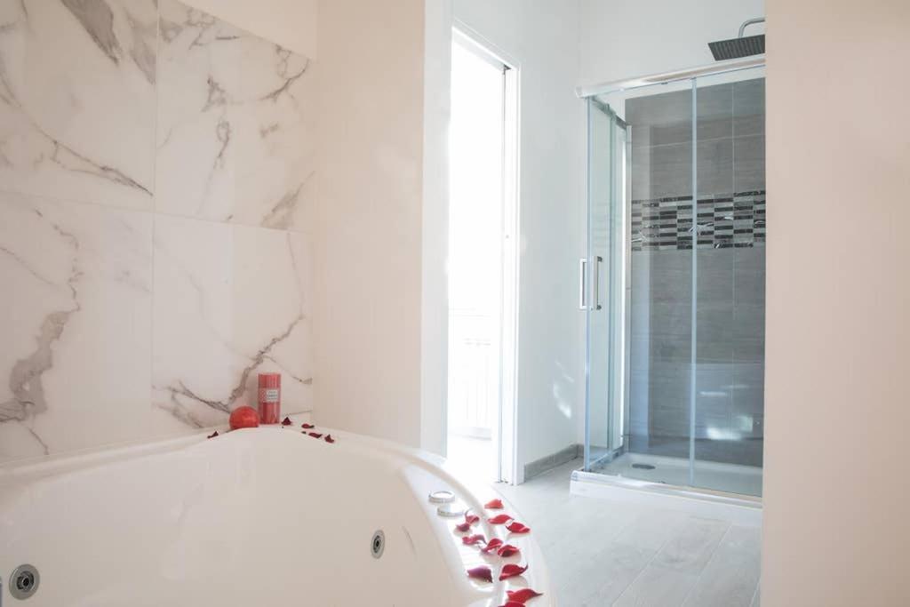 Pink Intimate Jacuzzi Suite Trastevere - Top Collection Rome Exterior photo